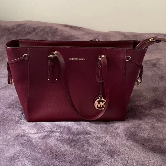 Michael Kors Voyager Medium Crossgrain Tote Bag